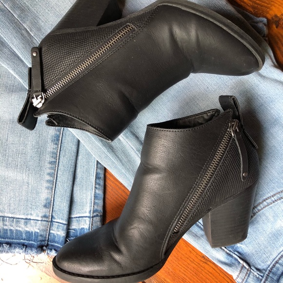 Universal Thread Shoes - Women’s Jameson Double Zipper Bootie Universal Thread Shoes - Women’s Jameson Double Zipper Bootie